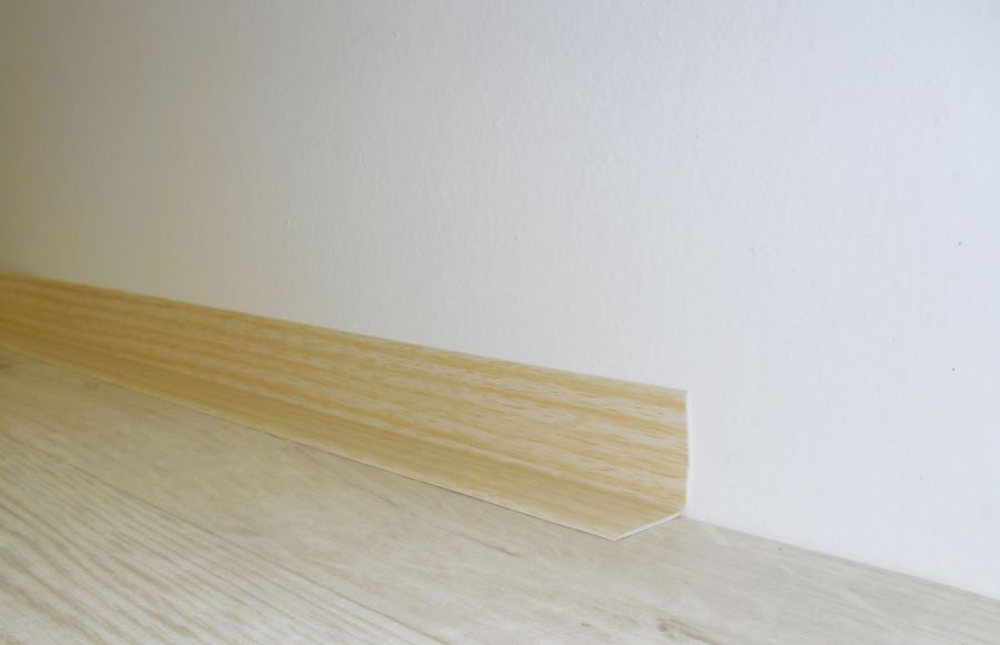 Bolta podlahová lišta 0091 borovice dřevo 30x30mm pvc 1m