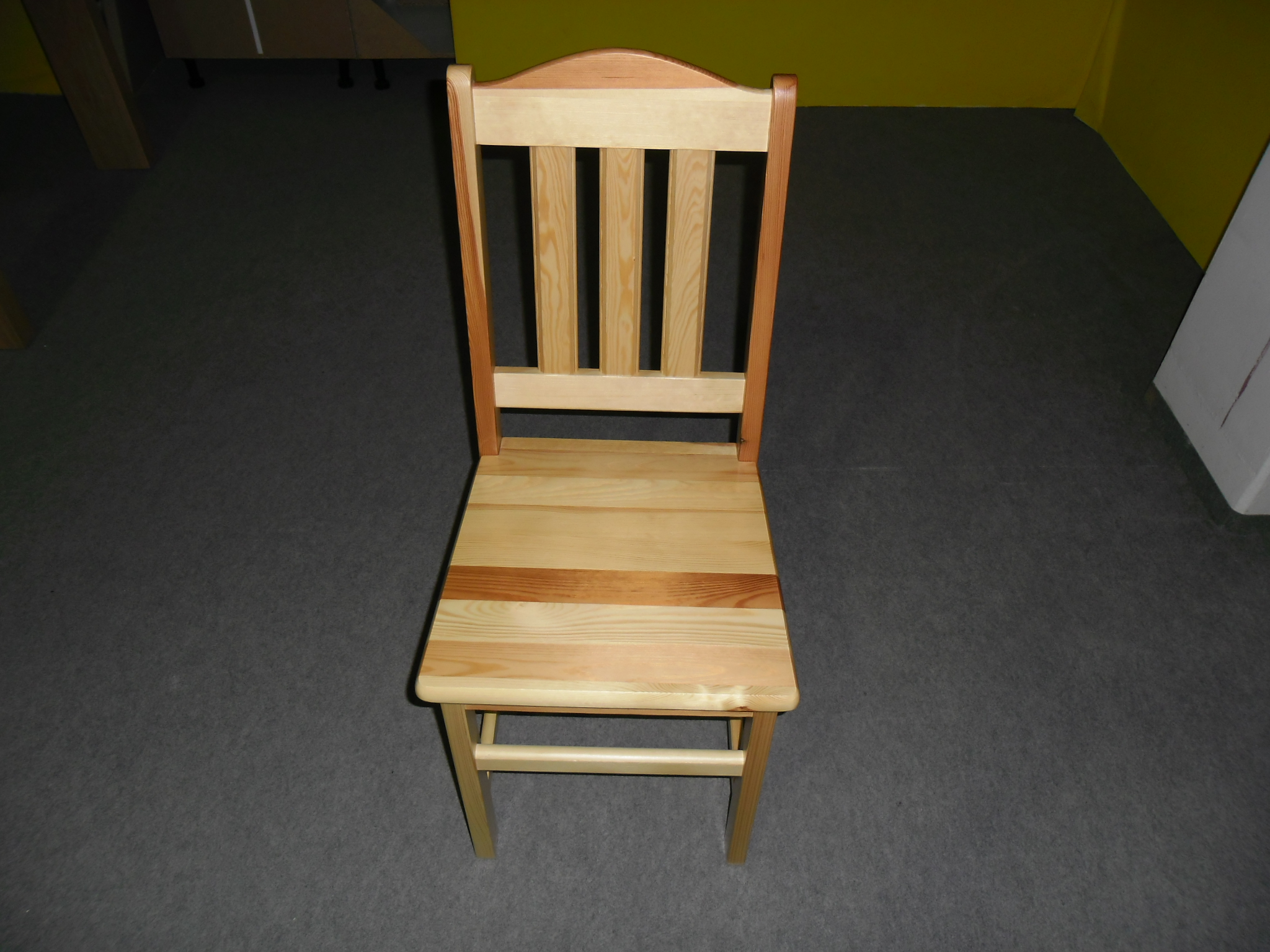 BRADOP kuchyňská židle B161 borovice (SKLADEM 4 KS)